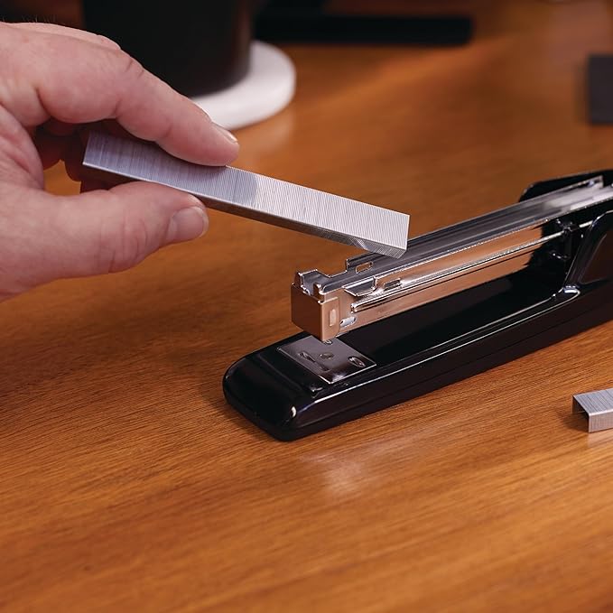 Swingline Stapler, Office Desk Stapler, 20 Sheet Paper Capacity, Durable, Heavy Duty Stapler for Office Desktop or Home Office Supplies, Black (64601)